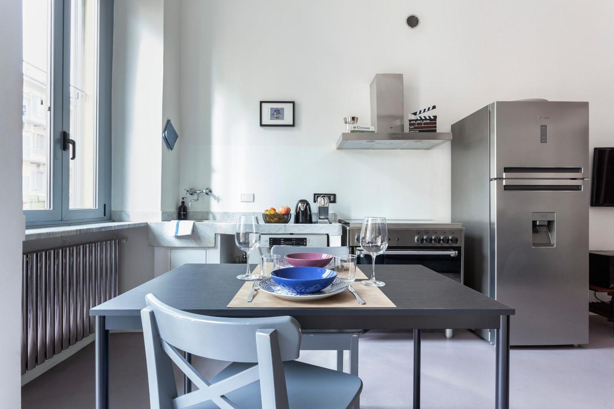 Stylish Industrial Flat Apartment Милано Екстериор снимка